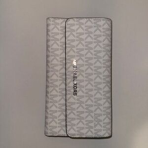 Michael Kors Gray Patterned Wallet